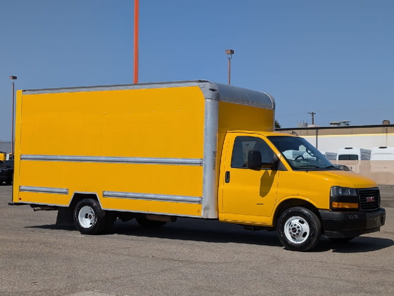 Box Truck for Sale with Ramp