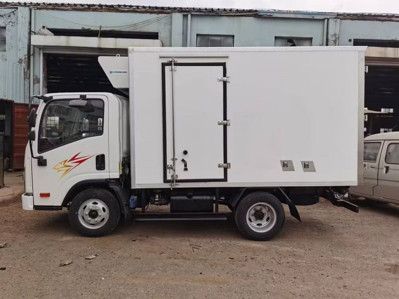 Box Truck with Reefer Unit for Sale