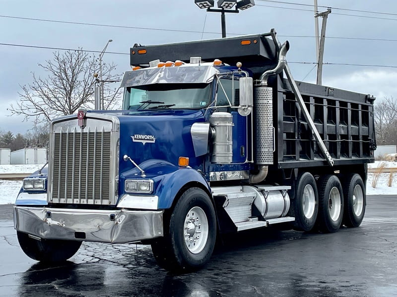 Used Tri Axle Dump Truck for Sale