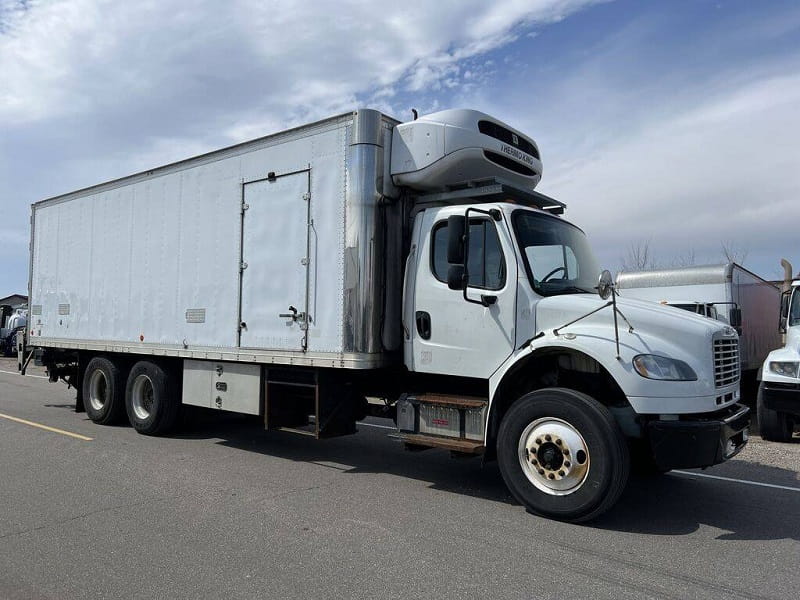 Box Truck with Reefer Unit for Sale