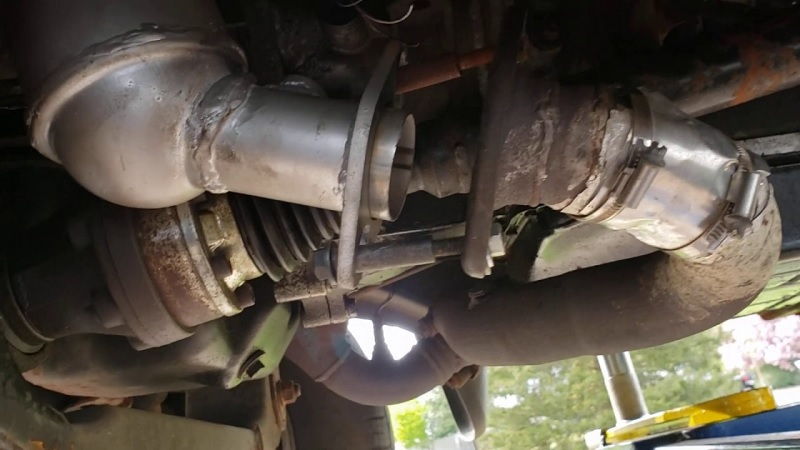 2005 Jeep Liberty Catalytic Converter