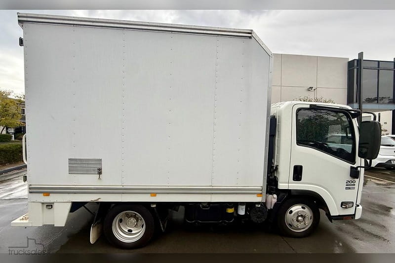 Isuzu Box Truck for Sale