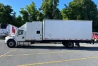 Box Truck with Sleeper for Sale
